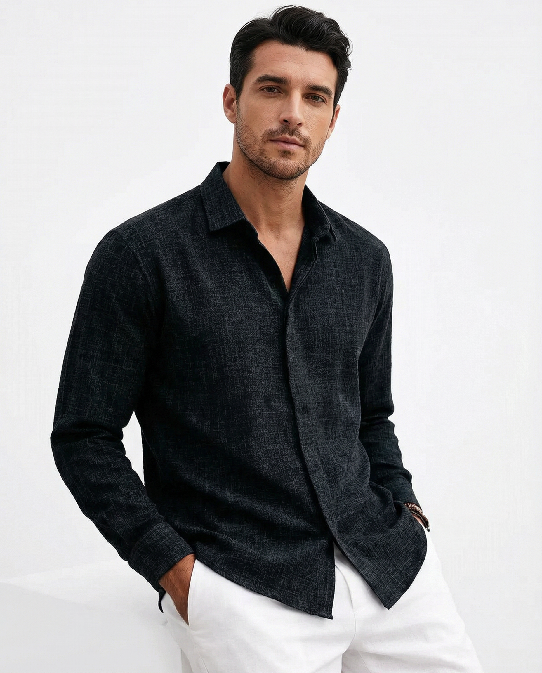 Austin_MenTailoredFitSummerShirtblackmodel